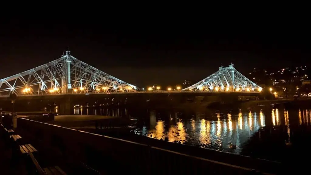 Bildergalerie Schillerplatz und das Blaues Wunder 50 Blaues-Wunder-bei-Nacht