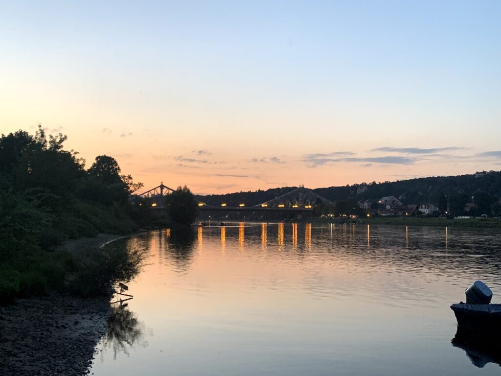 Die Elbe beim Sonnenuntergeng