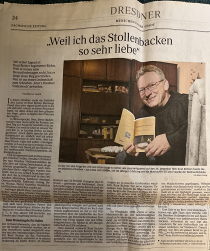 Knut mit Knuts Dresdner Stollenbuch in der Sächsischen Zeitung