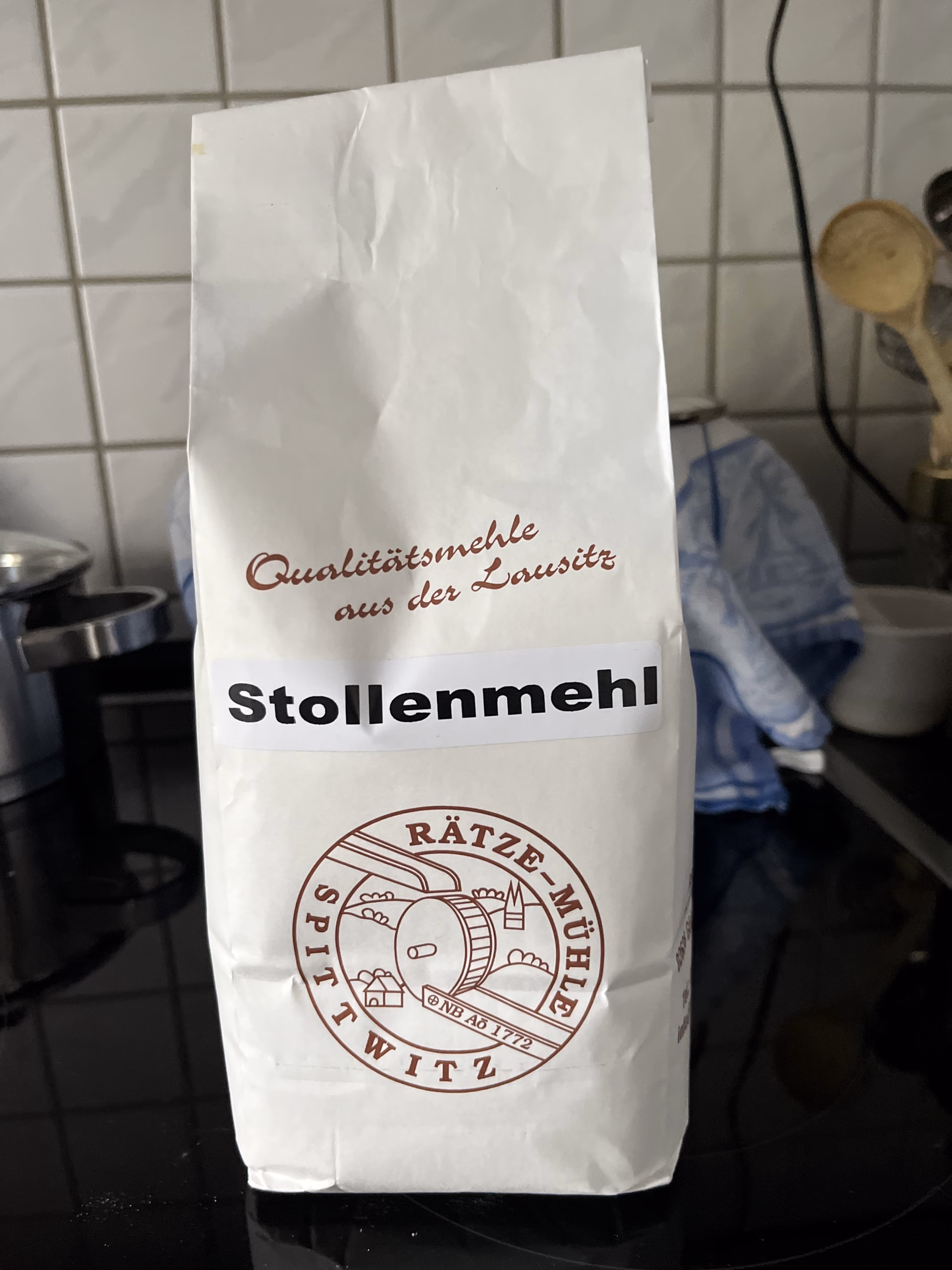 Warum du zum Stollen backen Stollenmehl brauchst 1 Stollenmehl