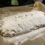Zucker ist nicht gleich Zucker. Es gibt verschiedene Arten von Zucker, die chemisch unterschieden werden und unterschiedlich vom Körper in Energie verwandelt werden. Hier ist eine kleine Übersicht dazu. Im Video erfährst Du welche Arten von Zucker für unsere Ernährung relevant sind.