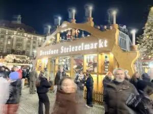 Öffnungszeiten der Dresdner Weihnachtsmärkte 2026 1 Dresdner Weihnachtsmärkte 2026, Striezelmarkt